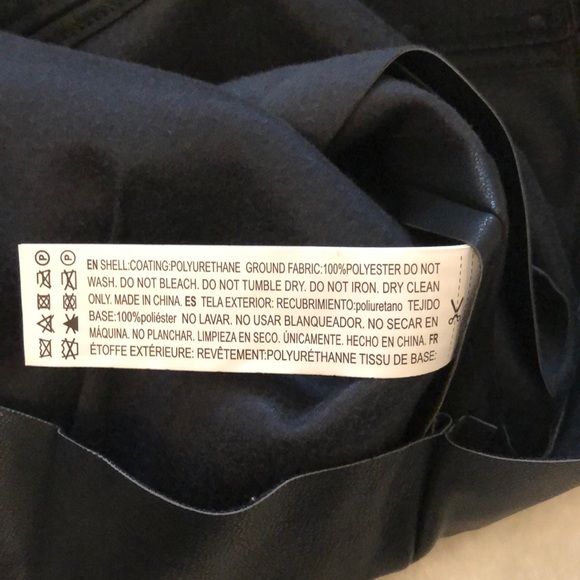 Black faux leather mini skirt - Picture 5 of 9